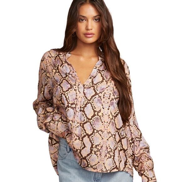 Chaser Women’s Blouse Size Small Denver Python Print Long Sleeve NWT $98 MSRP - Picture 1 of 10